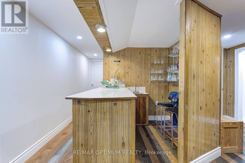 1747 Coram Crescent — photo 25 of 40
