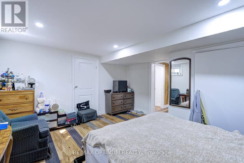 1747 Coram Crescent — photo 31 of 40