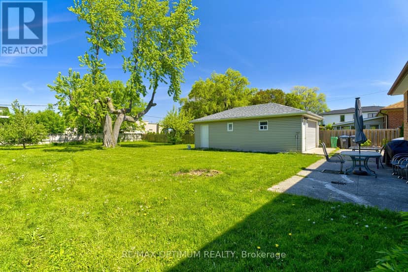 1747 Coram Crescent — photo 38 of 40