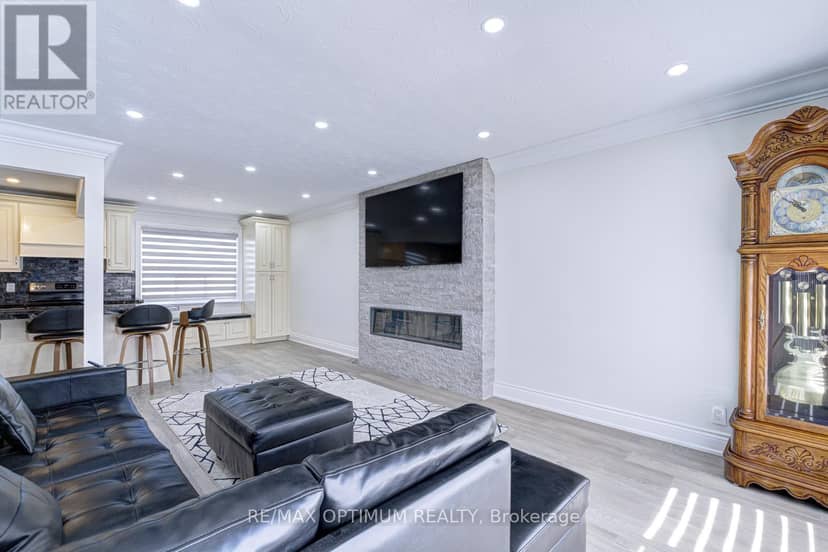 1747 Coram Crescent — photo 9 of 40
