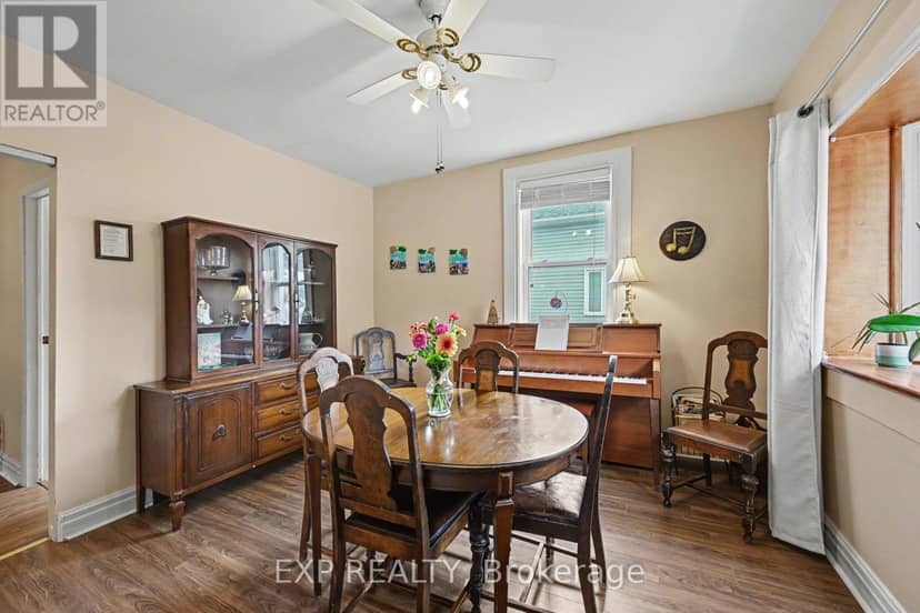 165 Ottawa Street — photo 4 of 27