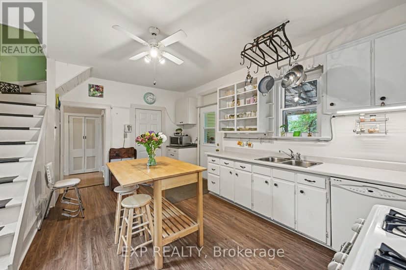 165 Ottawa Street — photo 9 of 27