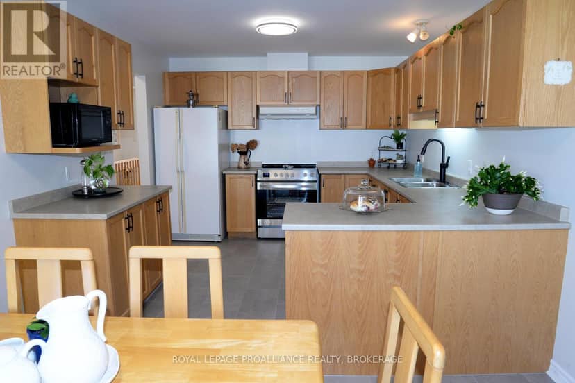 166 Ellesmeer Avenue — photo 11 of 28