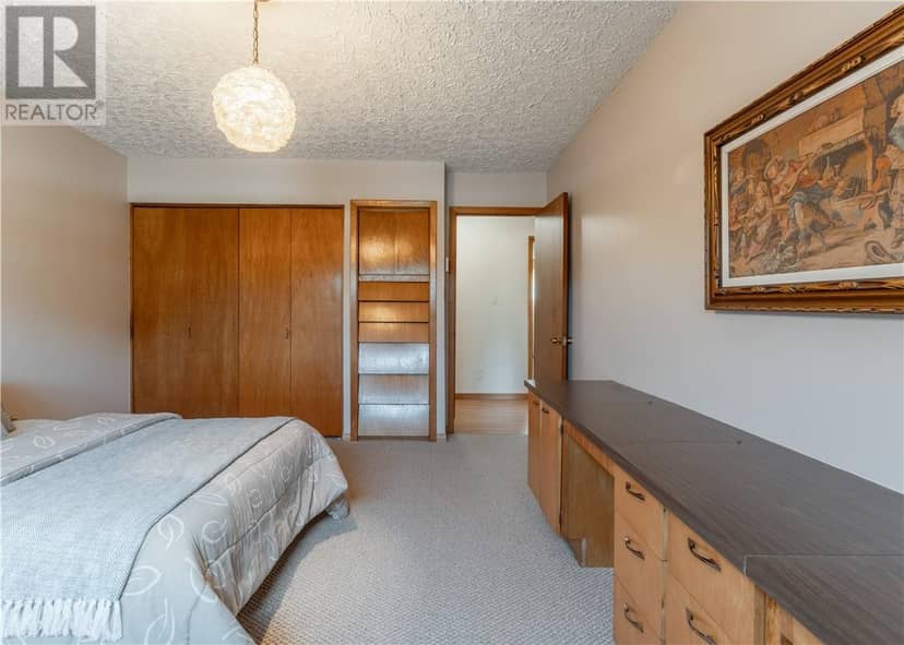 741 Dominion Drive — photo 16 of 40