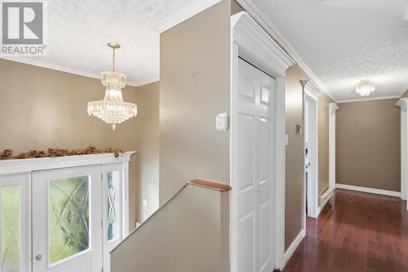 67 Wellington Road — photo 13 of 40