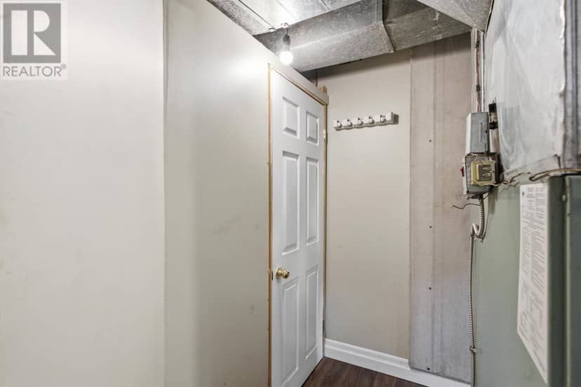 67 Wellington Road — photo 33 of 40