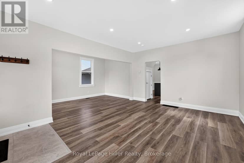 432 Albert Street — photo 8 of 40
