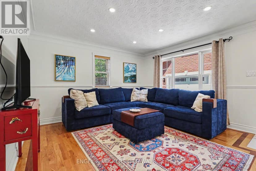 101 Ivy Crescent — photo 14 of 40