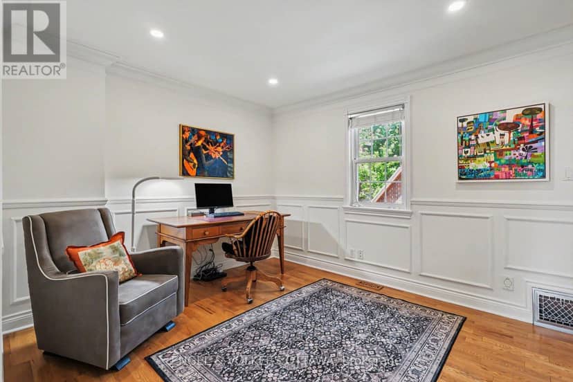 101 Ivy Crescent — photo 17 of 40