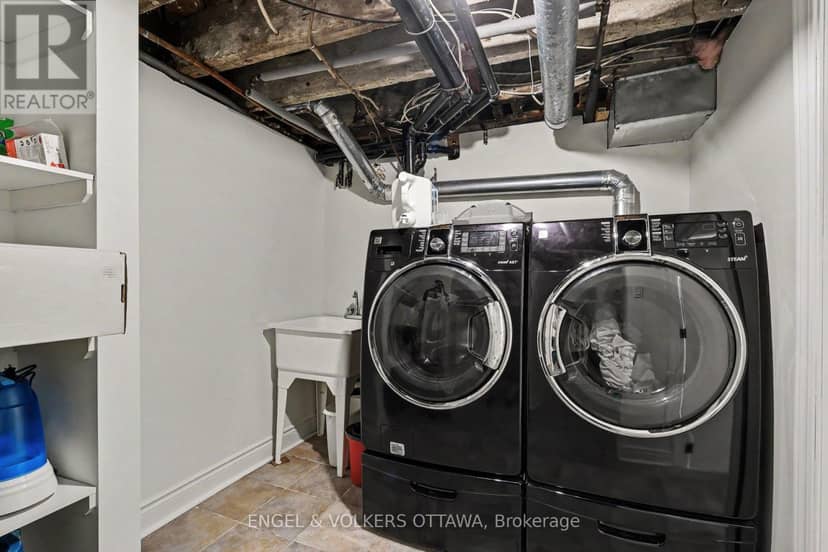 101 Ivy Crescent — photo 28 of 40