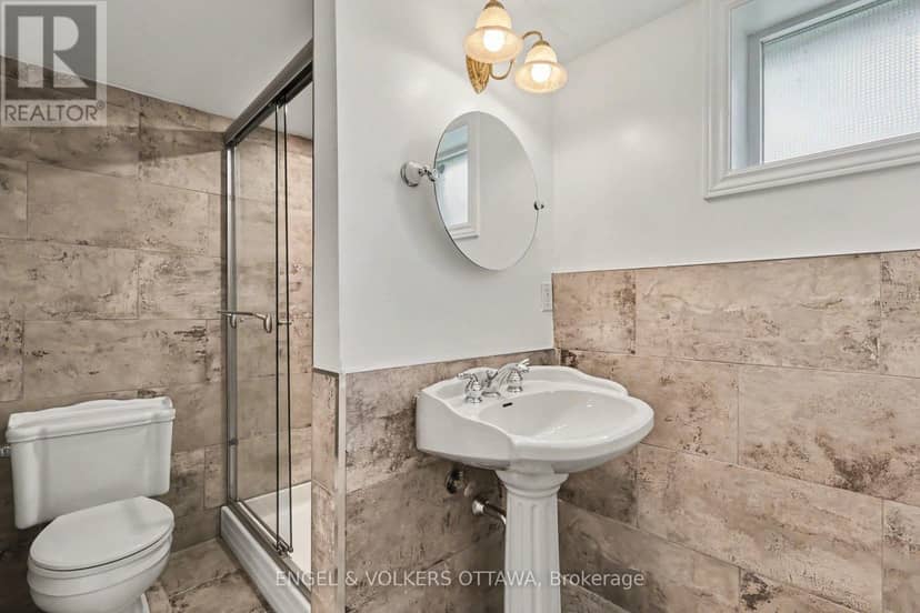 101 Ivy Crescent — photo 29 of 40