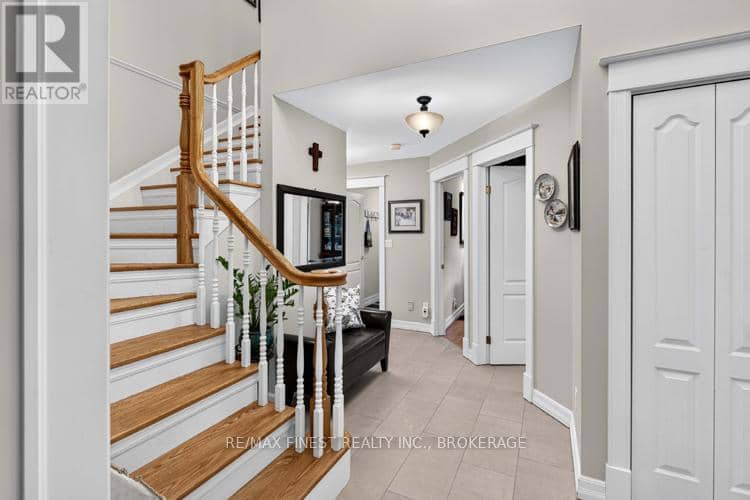 2038 Valleyview Drive — photo 6 of 40