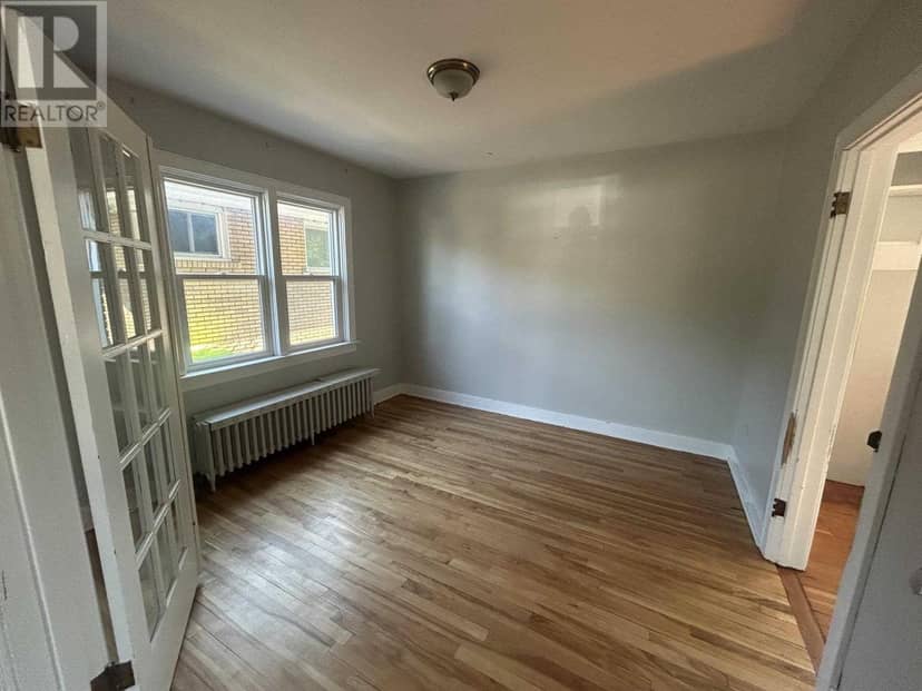 288 Patrick ST — photo 4 of 12