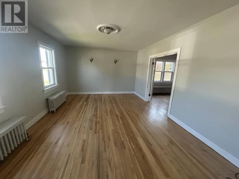 288 Patrick ST — photo 2 of 12