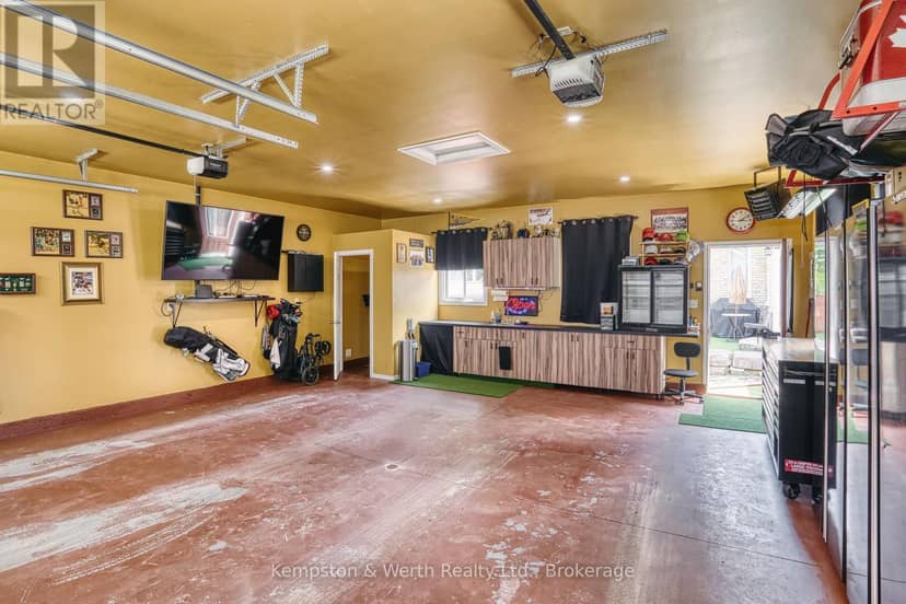 459 Wallace Avenue N — photo 16 of 40
