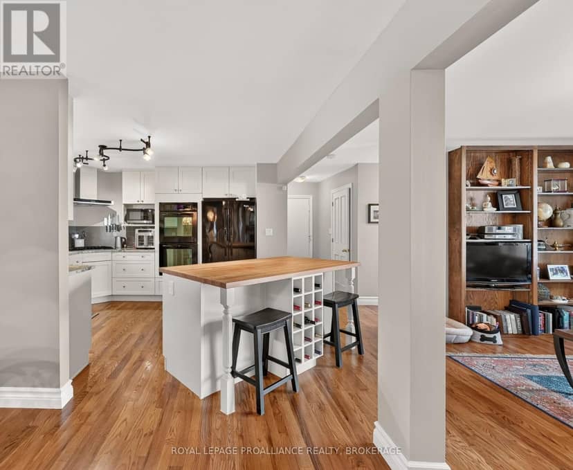 535 Main Street — photo 11 of 40