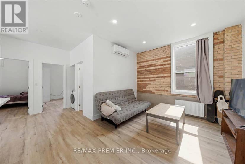 184 King Street E — photo 12 of 30
