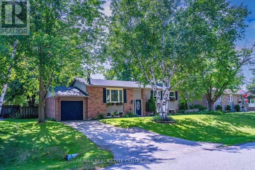13 Douglas Crescent — photo 2 of 40