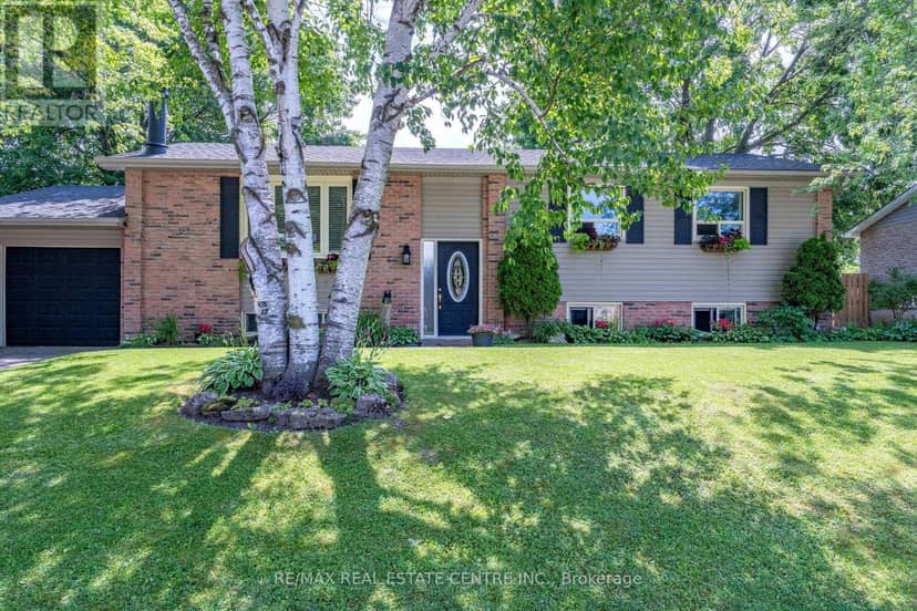 13 Douglas Crescent — photo 4 of 40
