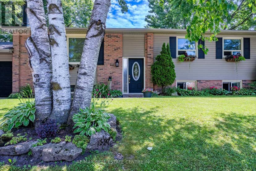 13 Douglas Crescent — photo 3 of 40