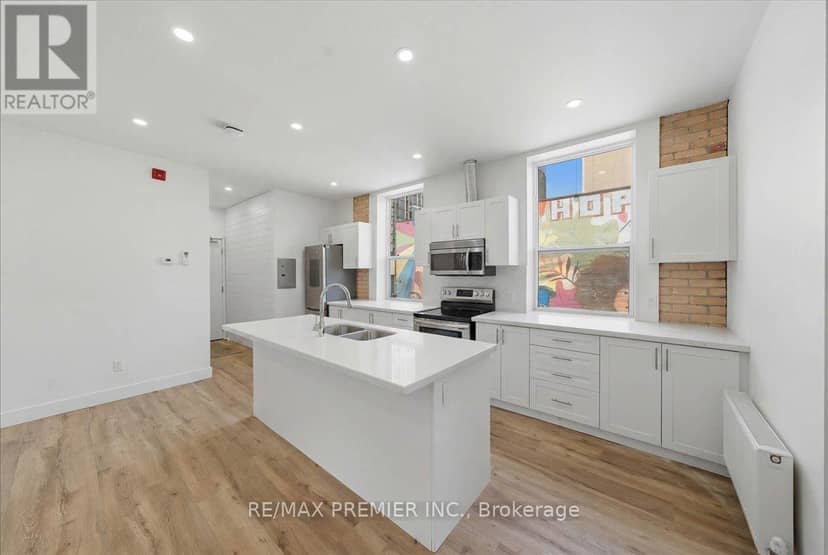 184 King Street E — photo 12 of 29