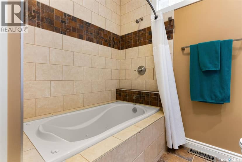 819 Sioux AVENUE S — photo 21 of 40