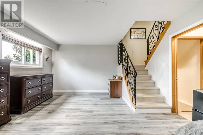 265 Montcalm Avenue — photo 15 of 40