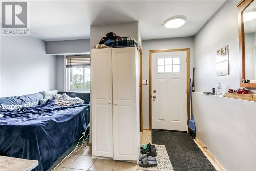 265 Montcalm Avenue — photo 18 of 40