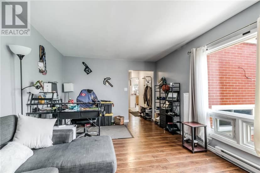 265 Montcalm Avenue — photo 37 of 40