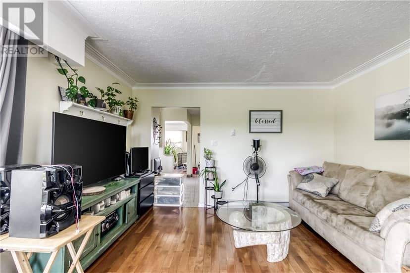 265 Montcalm Avenue — photo 6 of 40