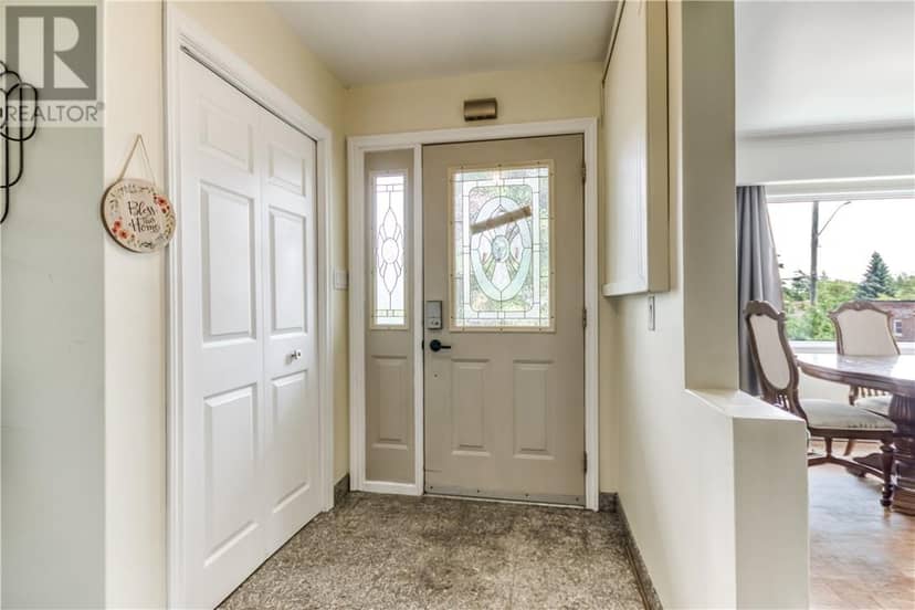 265 Montcalm Avenue — photo 9 of 40