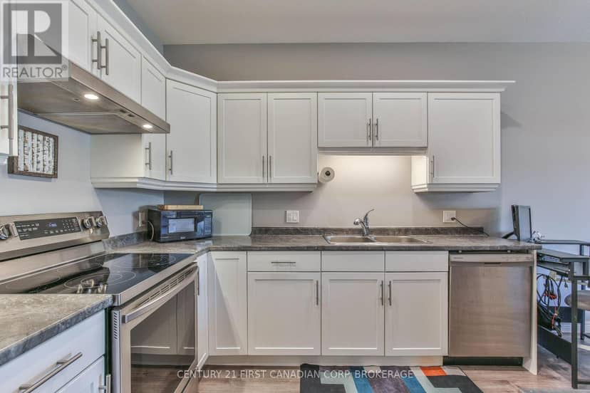 283 Boyd Boulevard — photo 10 of 38