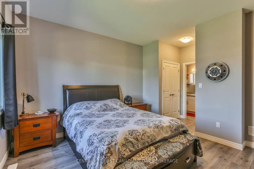283 Boyd Boulevard — photo 17 of 38