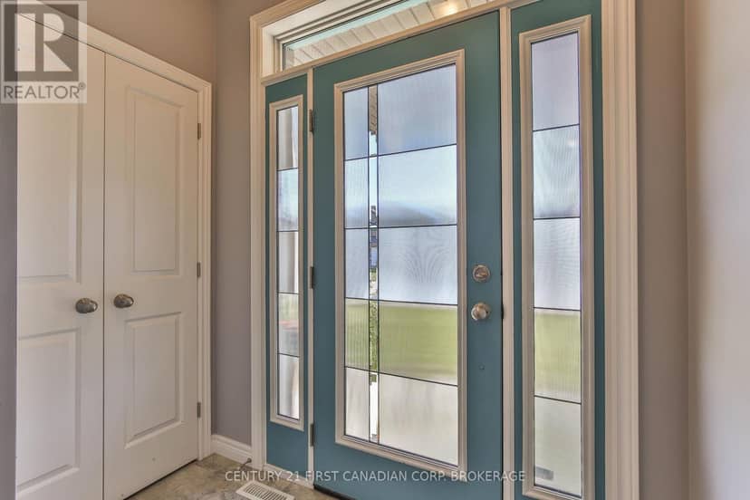 283 Boyd Boulevard — photo 4 of 38