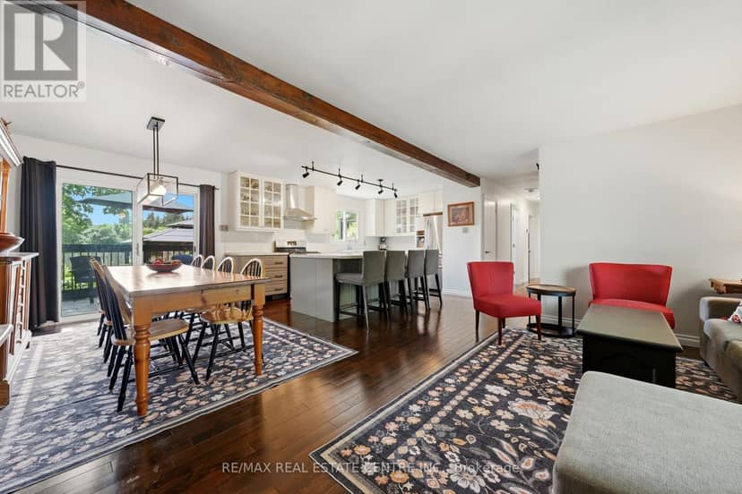 13 Douglas Crescent — photo 10 of 40
