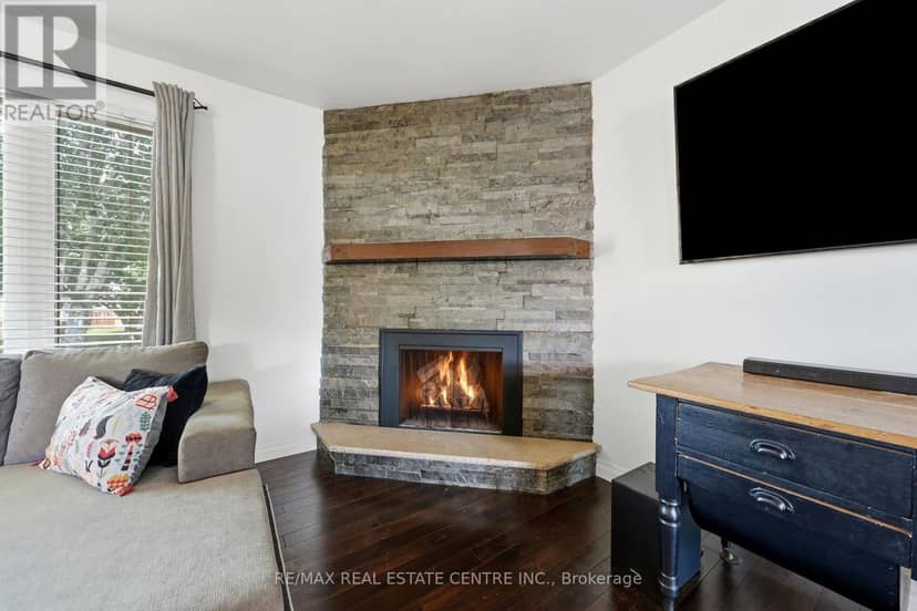 13 Douglas Crescent — photo 9 of 40
