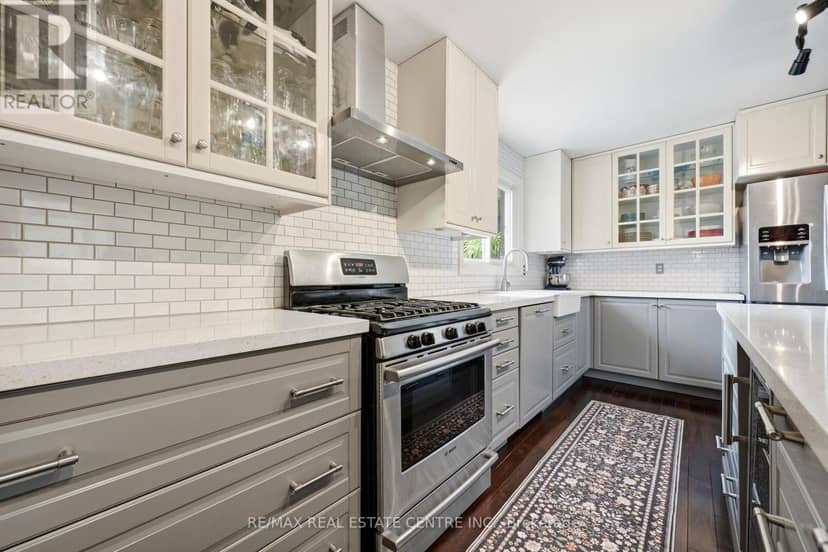 13 Douglas Crescent — photo 14 of 40