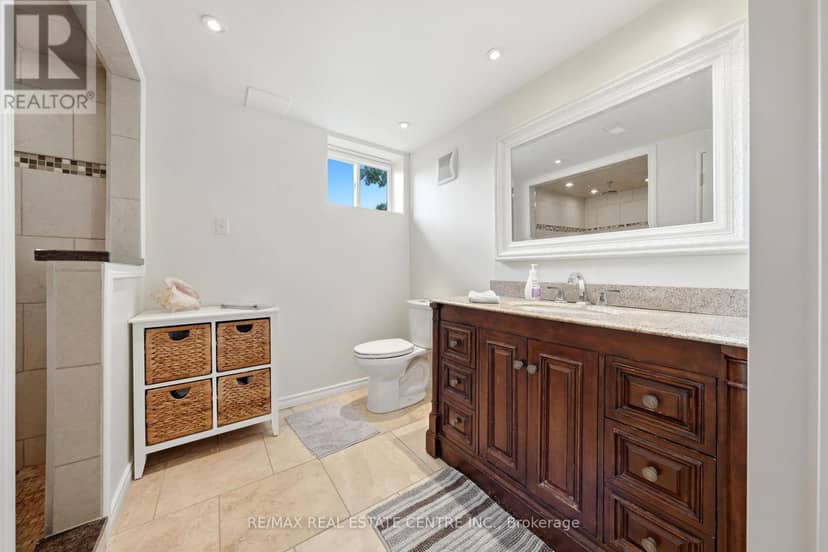 13 Douglas Crescent — photo 35 of 40