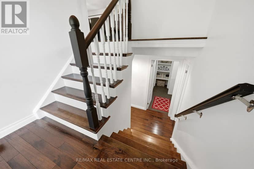 13 Douglas Crescent — photo 25 of 40