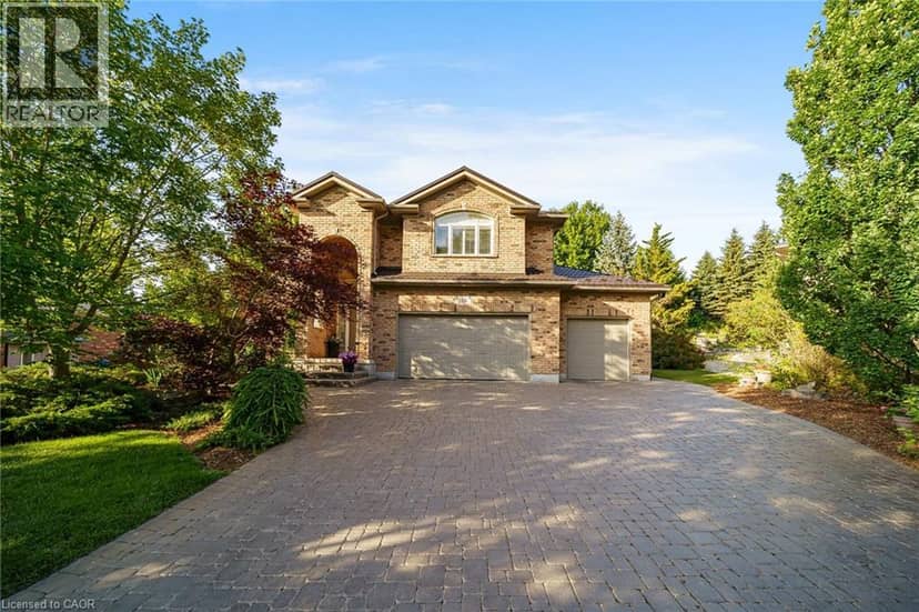 112 DIRKSEN Court, Kitchener, photo 2