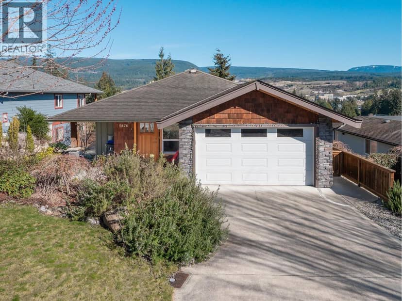 5878 MEDUSA STREET, Sechelt