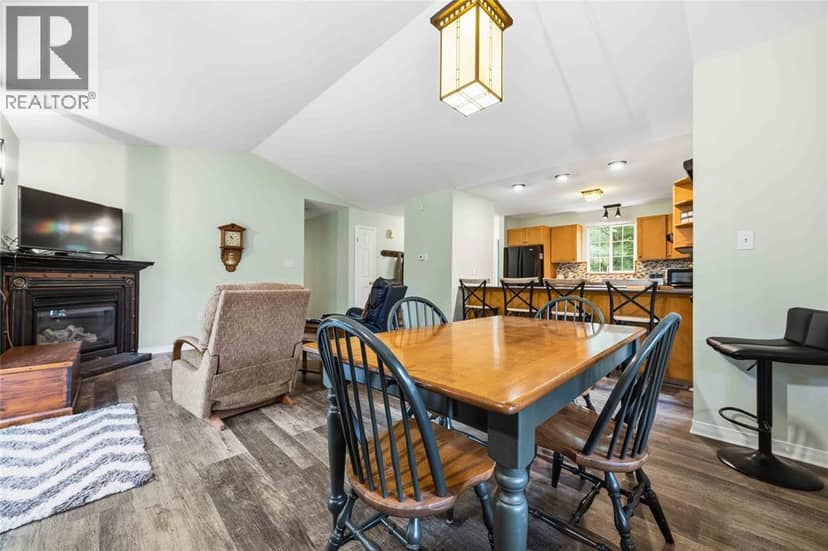 10158 Victoria Street — photo 12 of 40