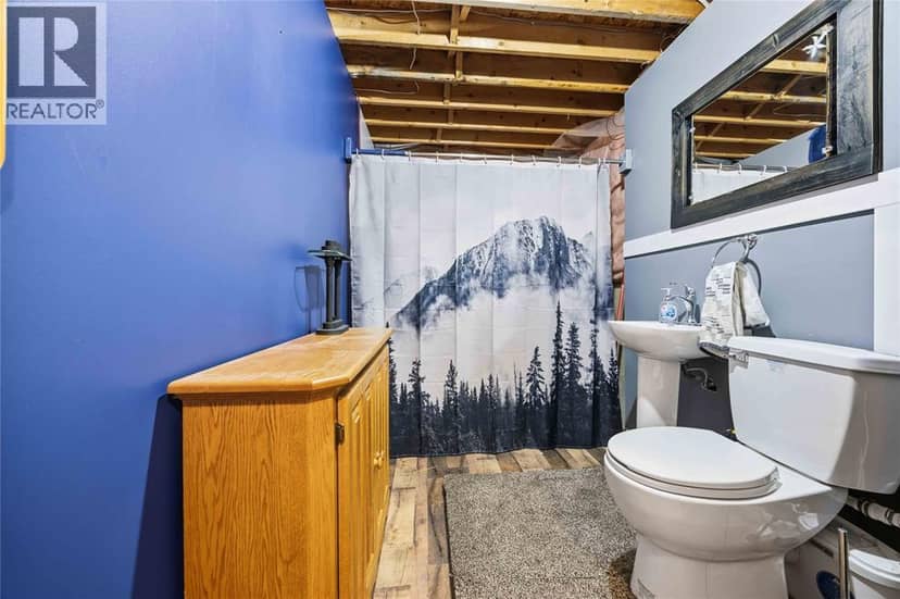 10158 Victoria Street — photo 31 of 40