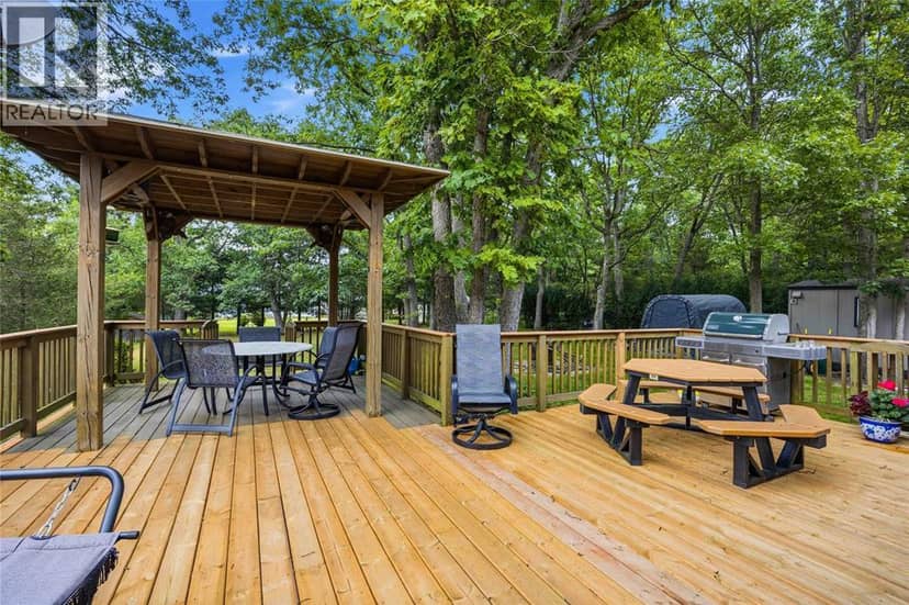 10158 Victoria Street — photo 33 of 40