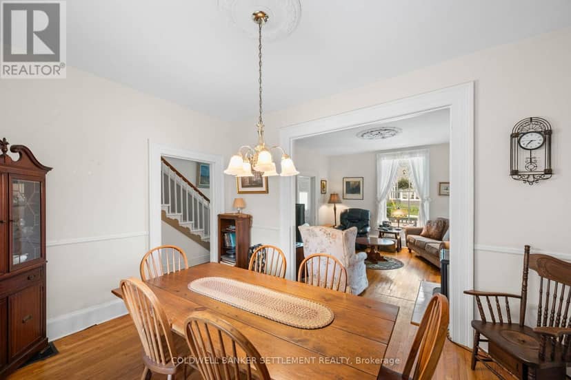 36 Craig Street — photo 12 of 39