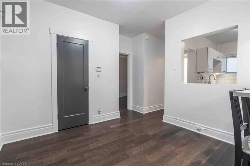 285 KING Street W Unit# 4 — photo 11 of 36