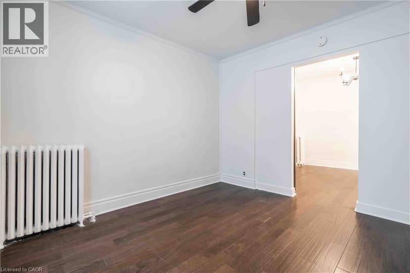 285 KING Street W Unit# 4 — photo 22 of 36
