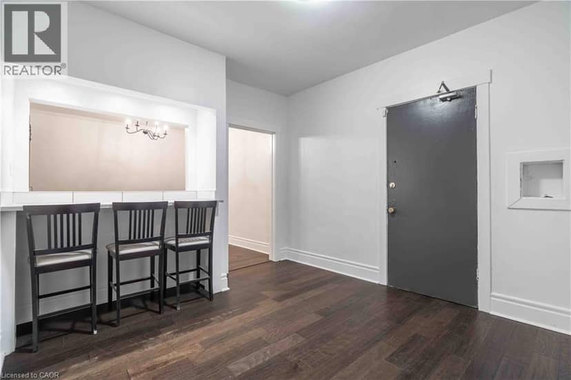 285 KING Street W Unit# 4 — photo 9 of 36