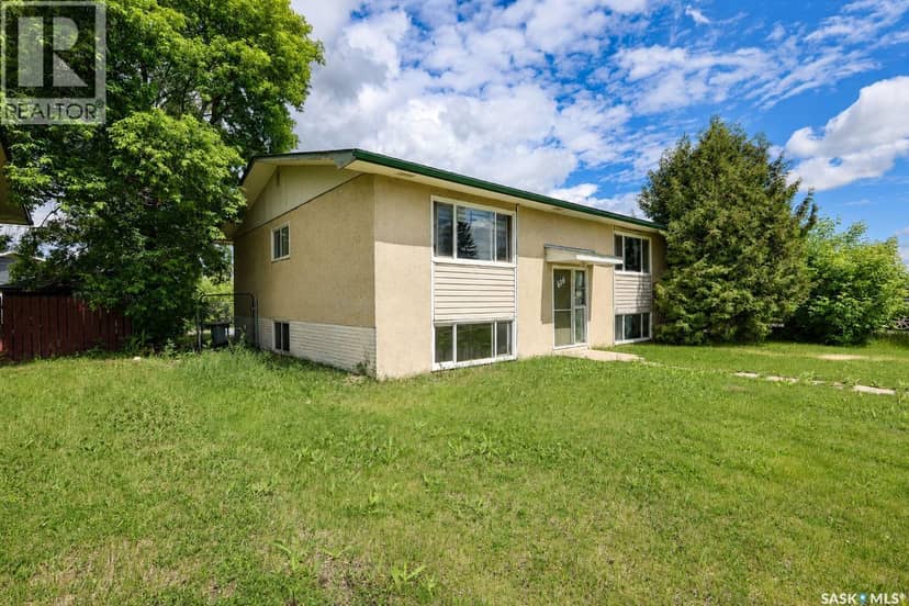 616 28th STREET E, Prince Albert, photo 2