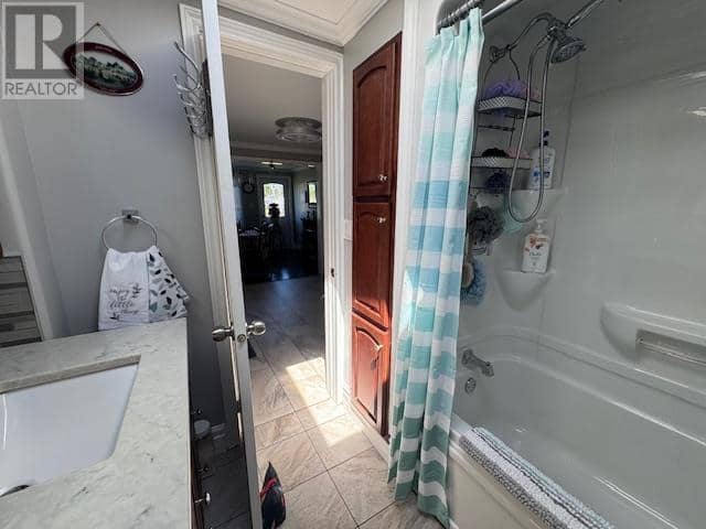 76 BAYVIEW Drive — photo 13 of 35